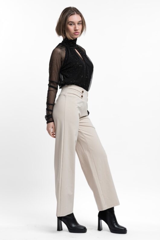 Ελαστικό κορμάκι με ψηλό γιακά, σχέδιο στο στήθος και στρας στην πλέξη