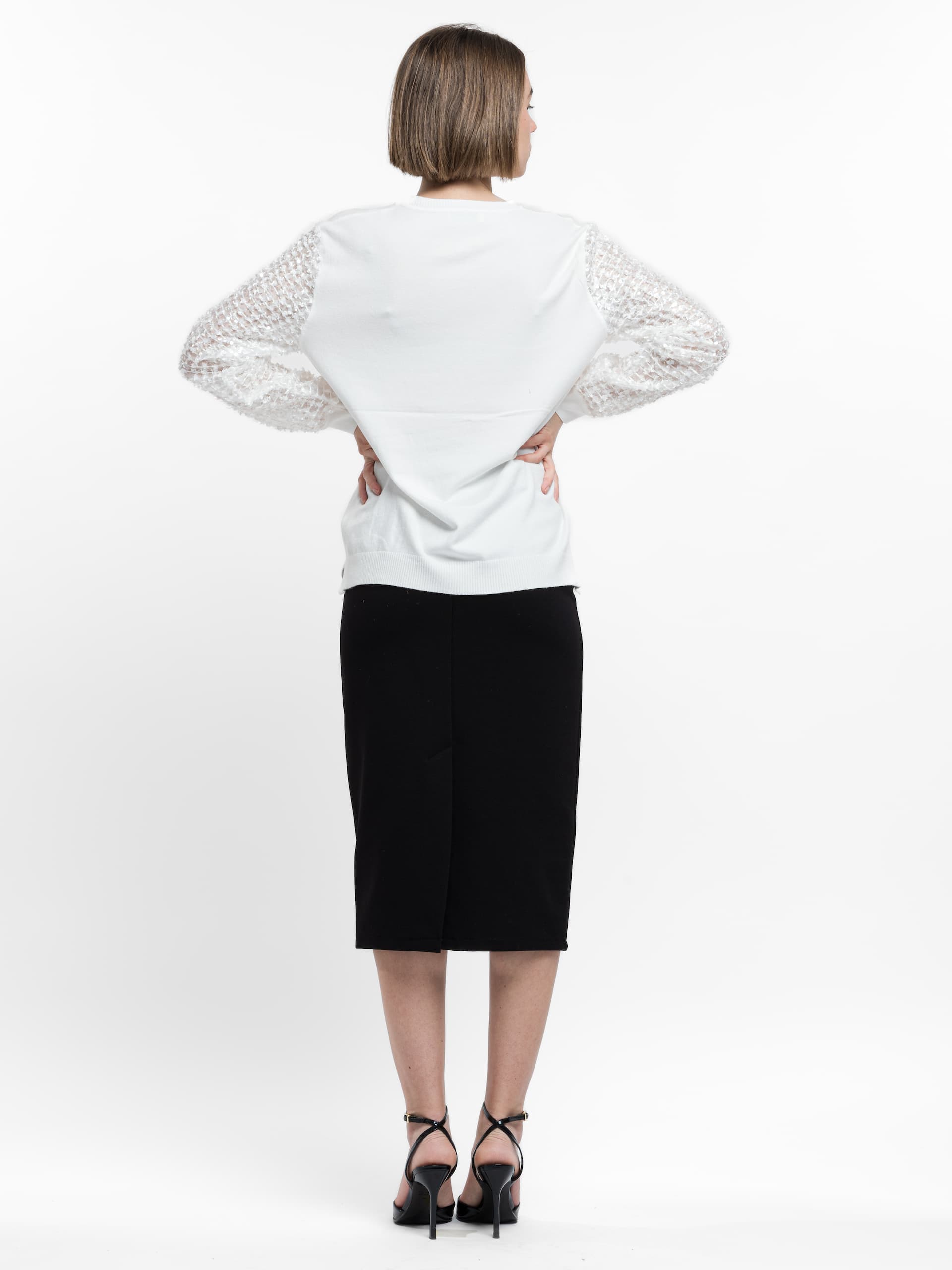 Φούστα pencil με ελαστικότητα για καλή εφαρμογή. Συνοδεύεται από την ζώνη.