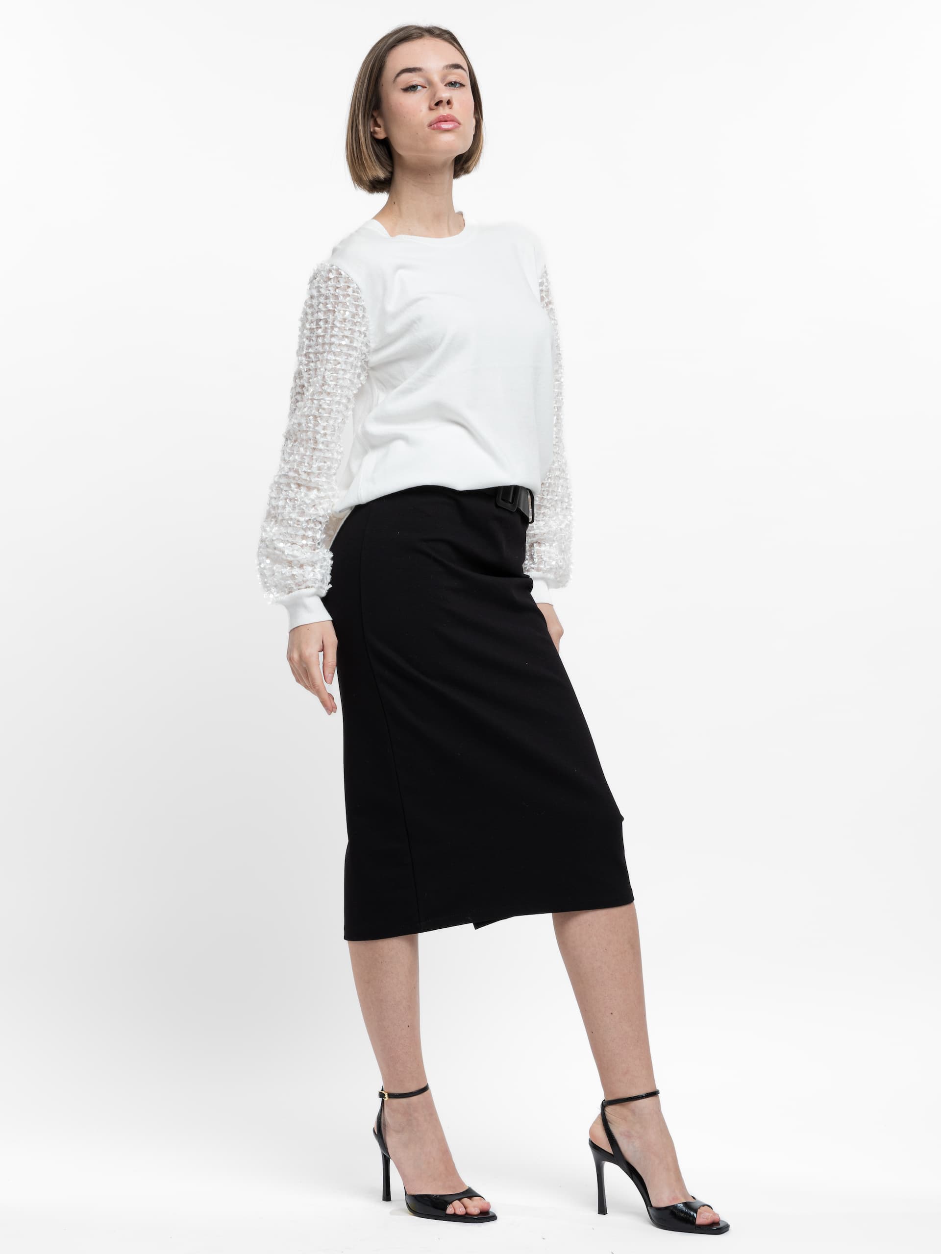 Πλεκτή μπλούζα λαιμόκοψη με γυαλιστερό μανίκι